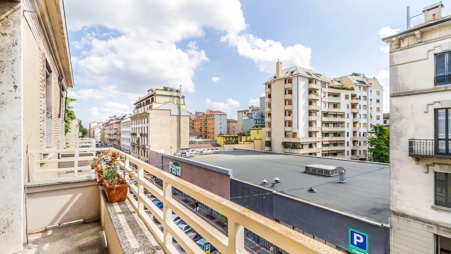 Domusmi Piazzale Loreto Apartment Milan Italy